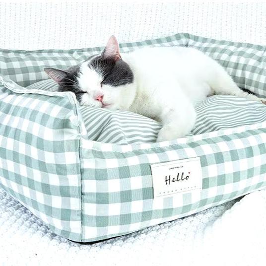 Small Plaid Pet Bed For Dogs Cats